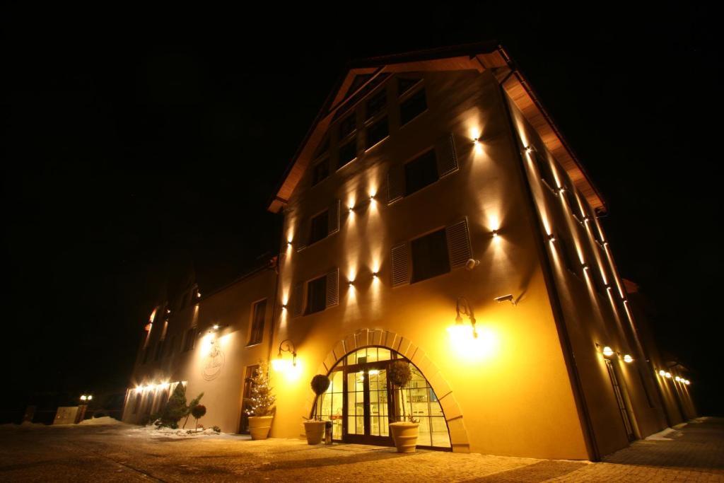 Villa Estera - Hotel & Restauracja Michalowice  Ngoại thất bức ảnh