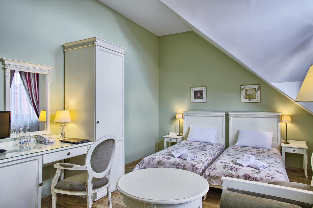 Villa Estera - Hotel & Restauracja Michalowice  Ngoại thất bức ảnh