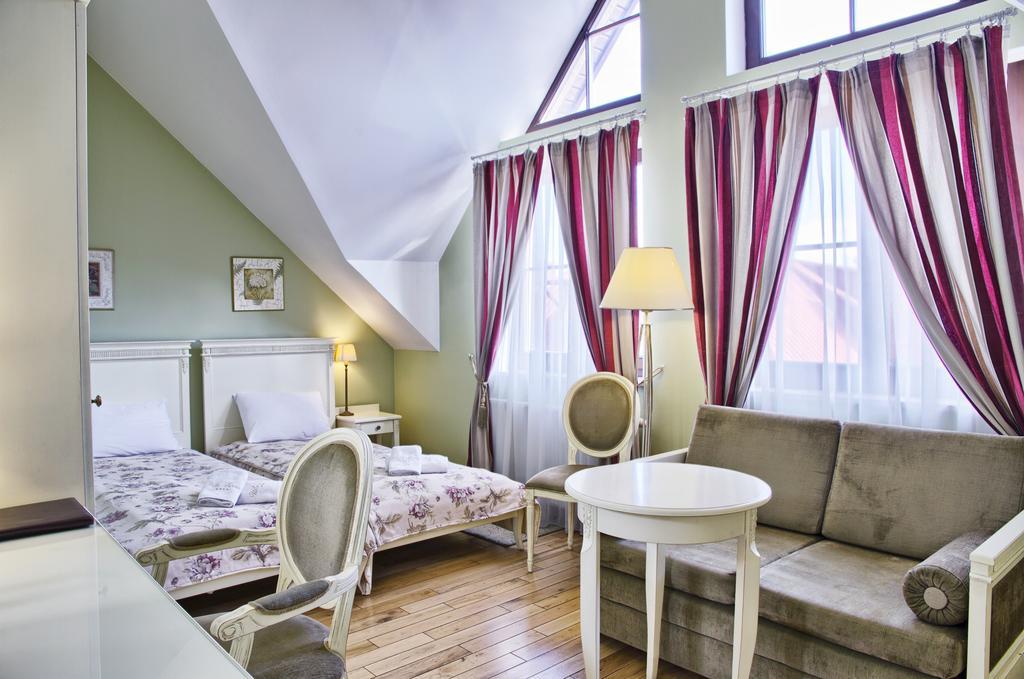 Villa Estera - Hotel & Restauracja Michalowice  Ngoại thất bức ảnh