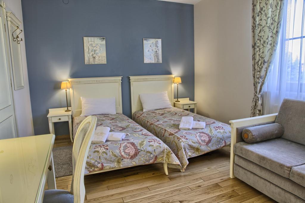 Villa Estera - Hotel & Restauracja Michalowice  Ngoại thất bức ảnh