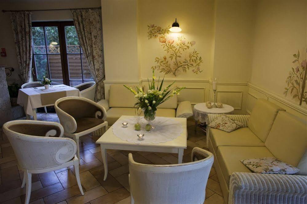 Villa Estera - Hotel & Restauracja Michalowice  Ngoại thất bức ảnh