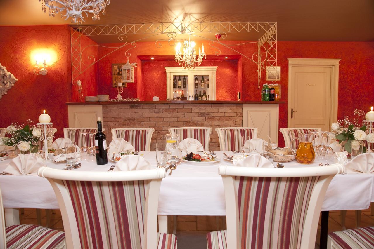 Villa Estera - Hotel & Restauracja Michalowice  Ngoại thất bức ảnh