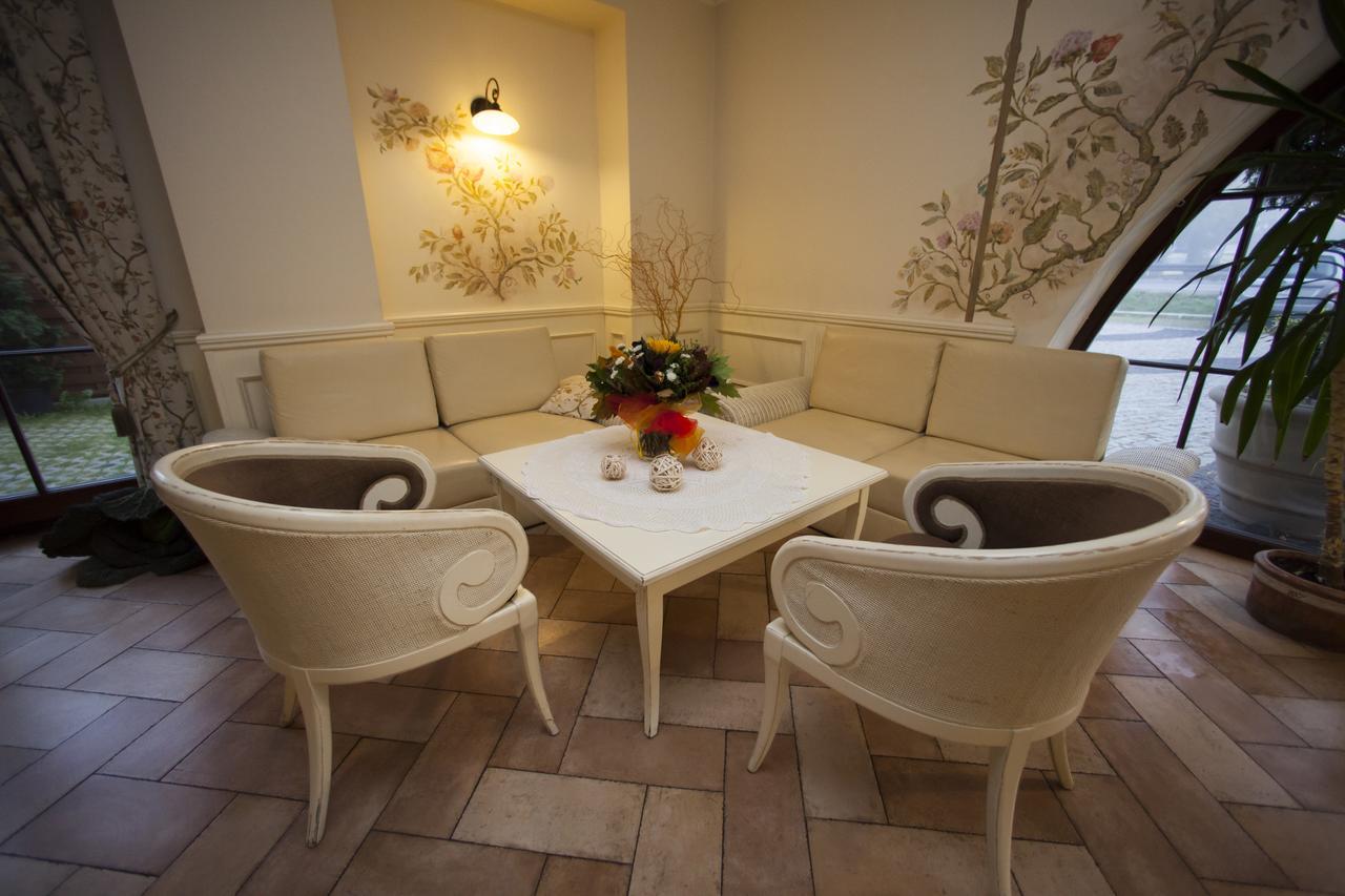 Villa Estera - Hotel & Restauracja Michalowice  Ngoại thất bức ảnh